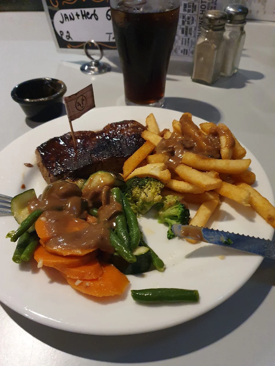 Food & drink, Golden Vine Hotel