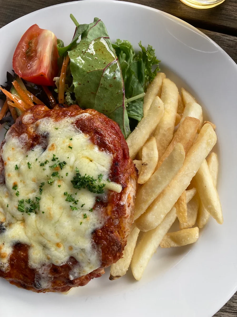 Food & drink, Golden Vine Hotel