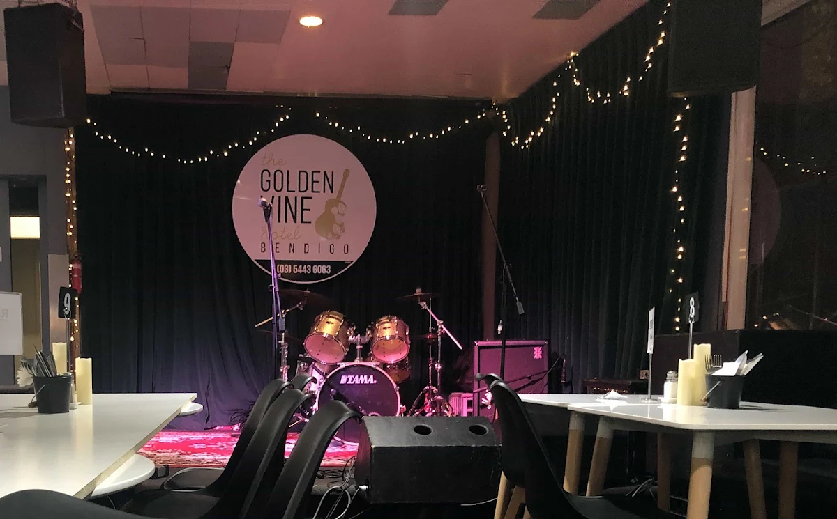 Vibe, Golden Vine Hotel