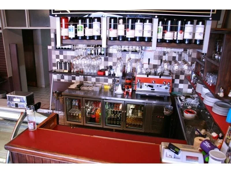 Vibe, Roma Pizzeria Kafe