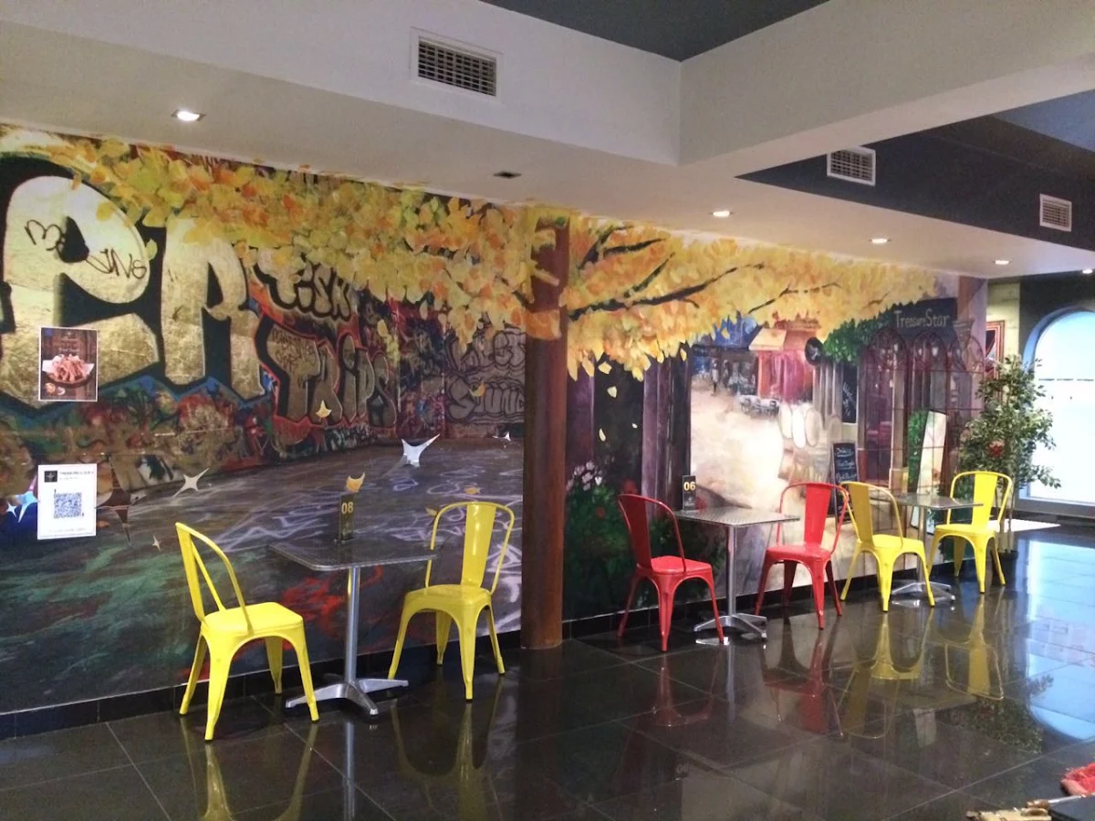 Vibe, Lychee Karaoke Bar