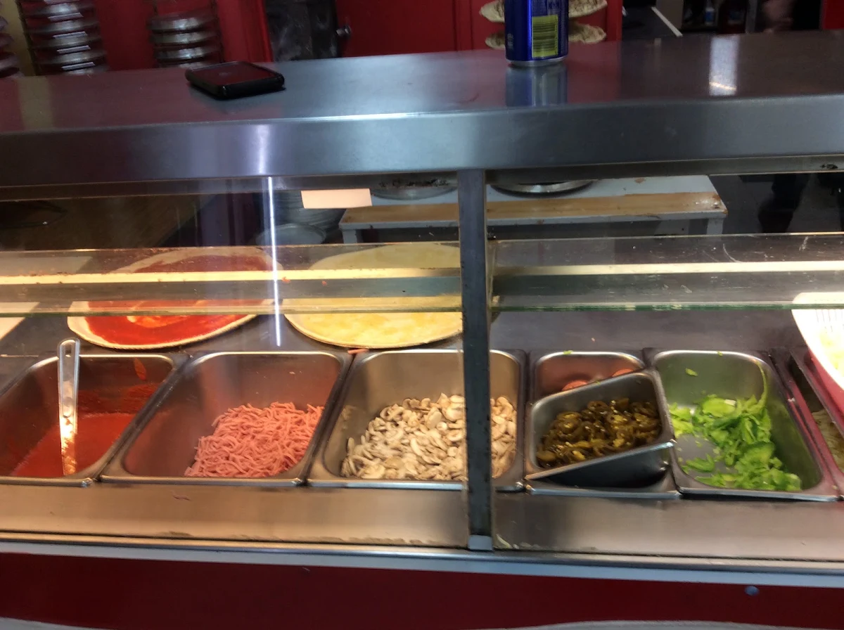Vibe, Vinny's Pizza