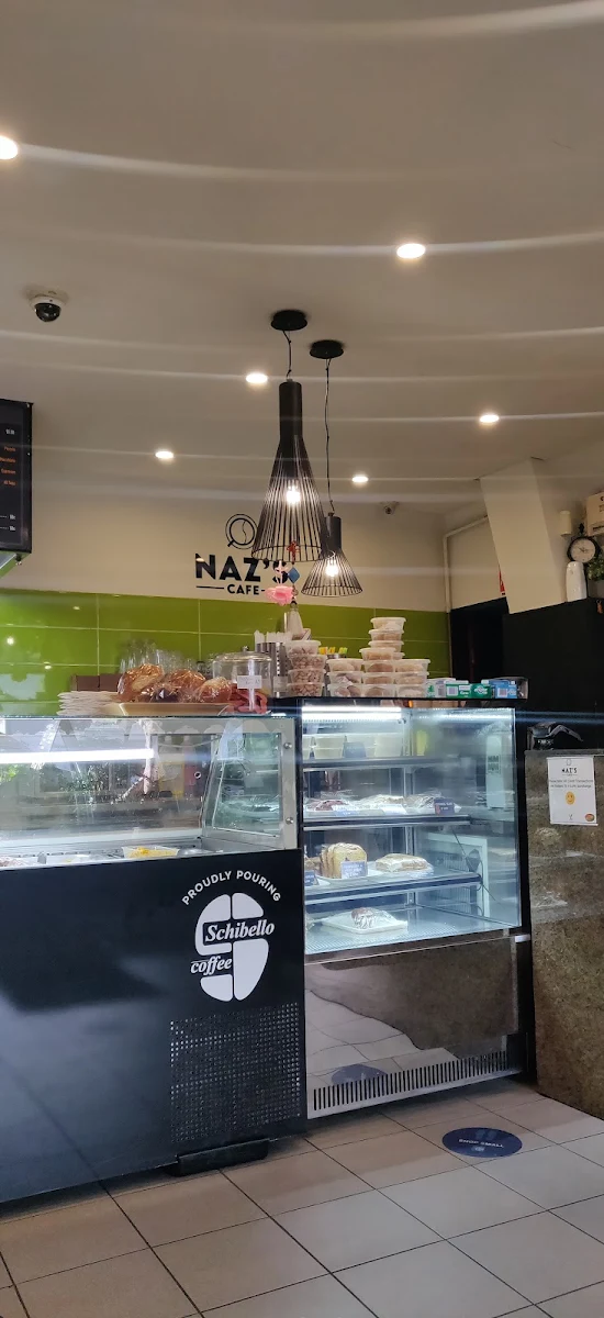 Vibe, Naz’s Cafe