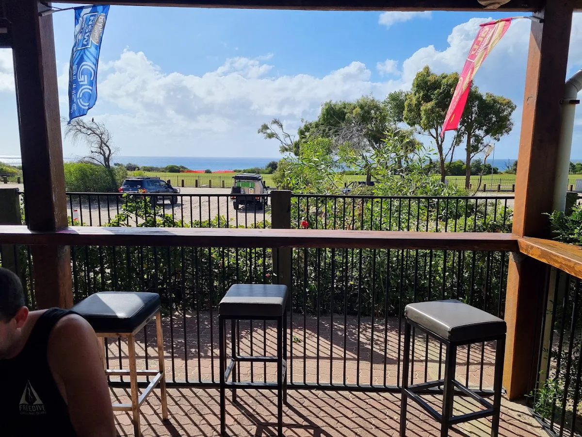 Vibe, Orchid Beach Trading Post and Driftwood Bar