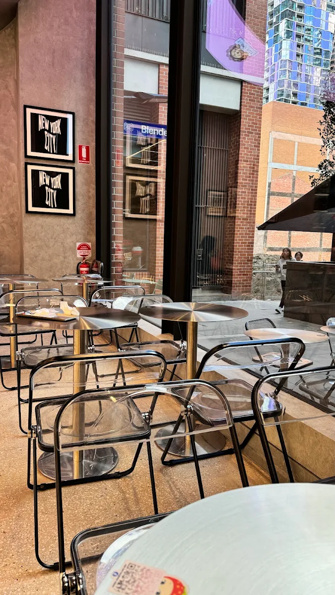 Vibe, Lovey Patisserie Cafe