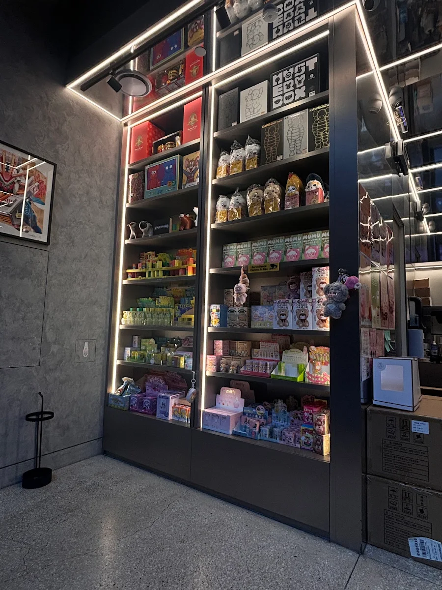 Vibe, Lovey Patisserie Cafe