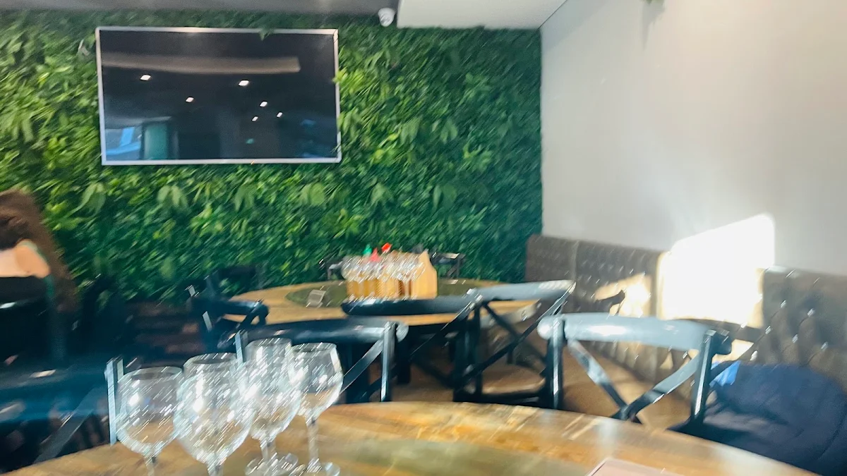 Vibe, Chopsticks Viet Restaurant