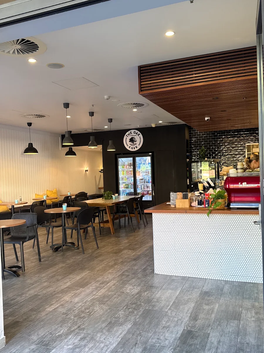 Vibe, The Oak at Wollongong
