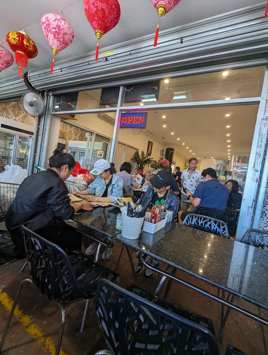 Vibe, Tan Thanh Restaurant
