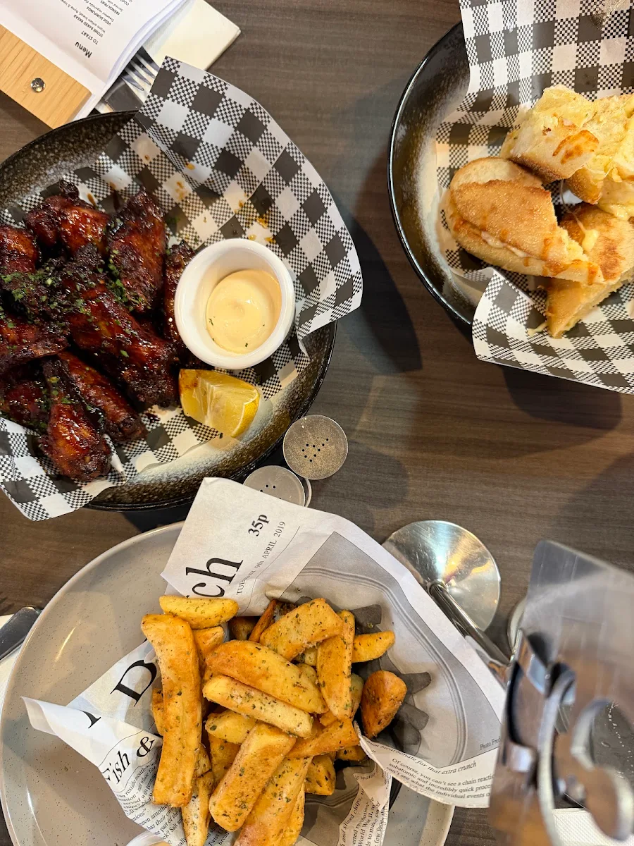 Food & drink, Chally's Bar and Bistro