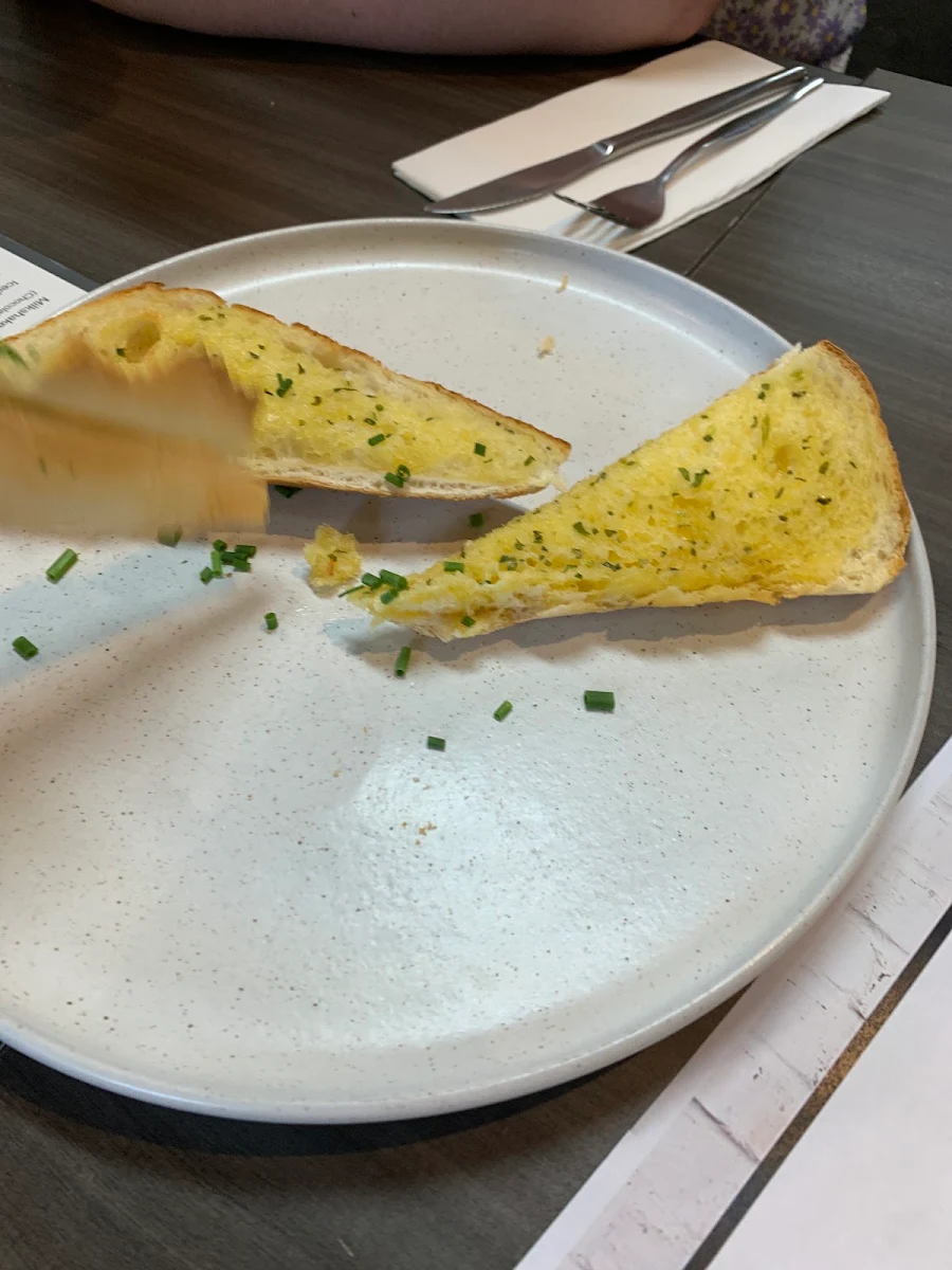 Food & drink, Chally's Bar and Bistro