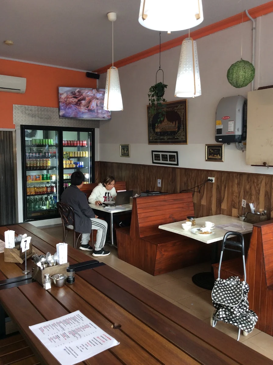 Vibe, Little Burma Burmese Restaurant