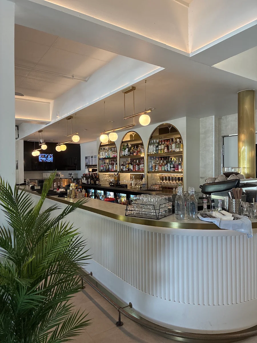 Vibe, The Lounge Paradise Point