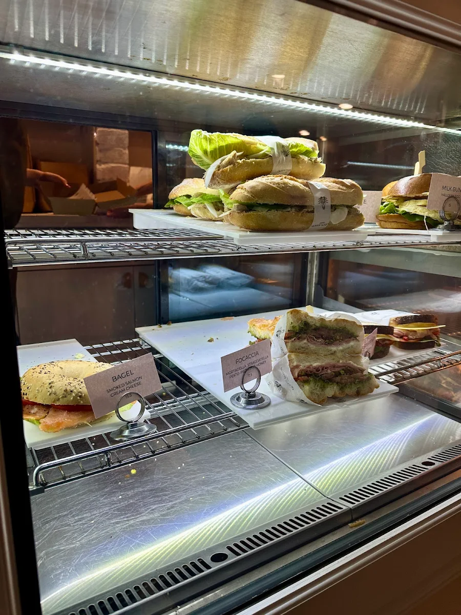 Vibe, Queen Amann Bakery