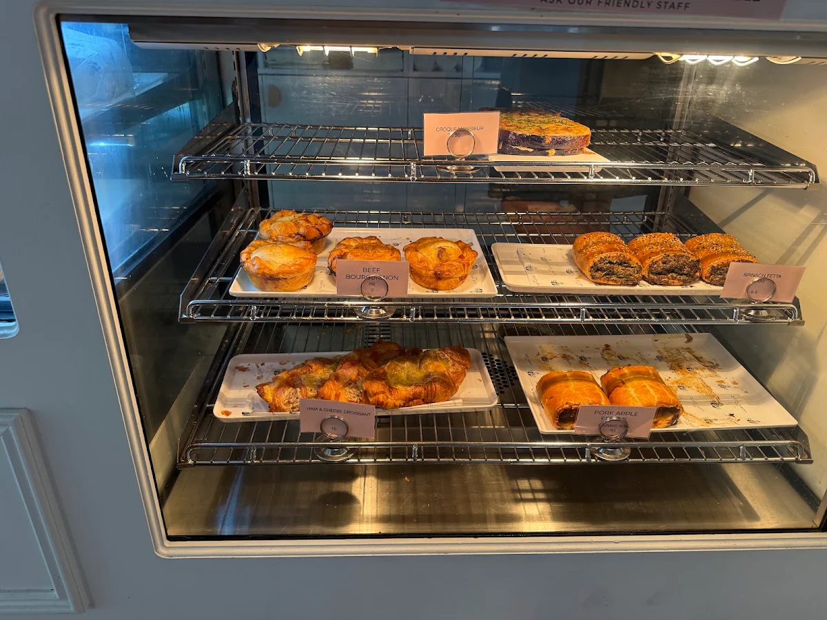 Vibe, Queen Amann Bakery