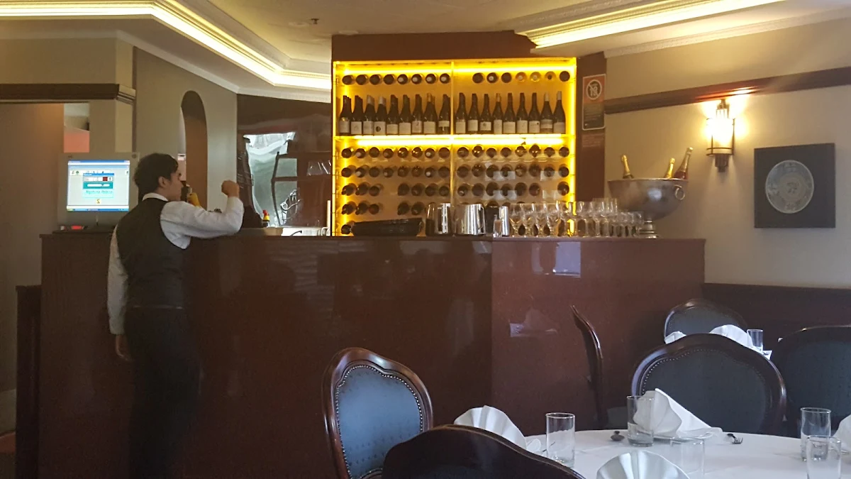 Vibe, Neptune Palace Restaurant