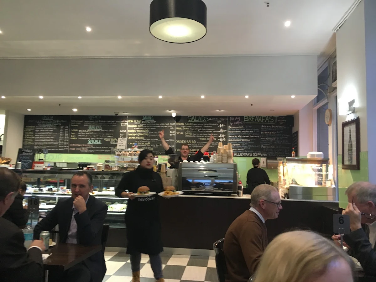 Vibe, Cafe Del Corso