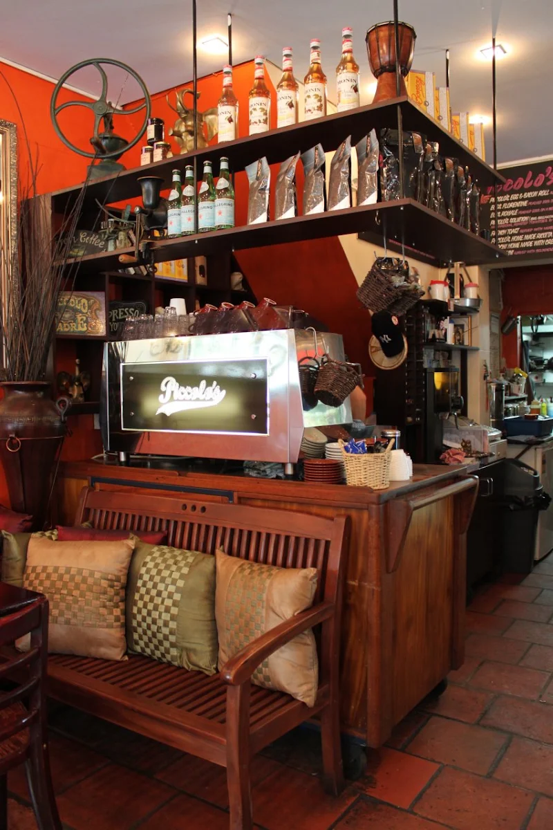 Vibe, Grey Grus Cafe