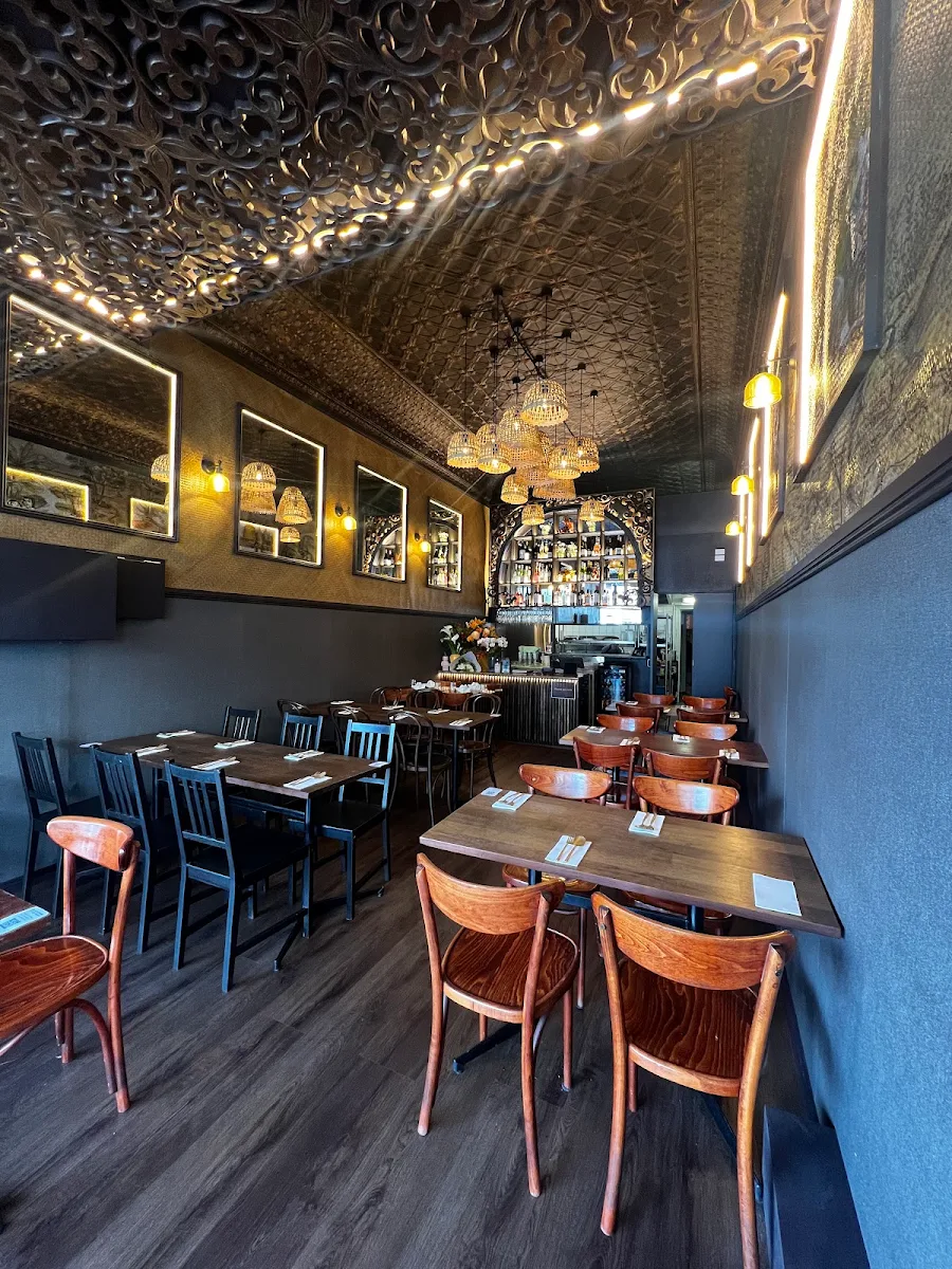 Vibe, Khun Thai Restaurant
