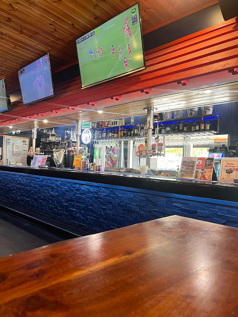 Vibe, Deebo Burgers & Beer Bar