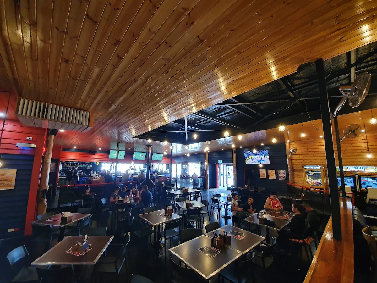 Vibe, Deebo Burgers & Beer Bar