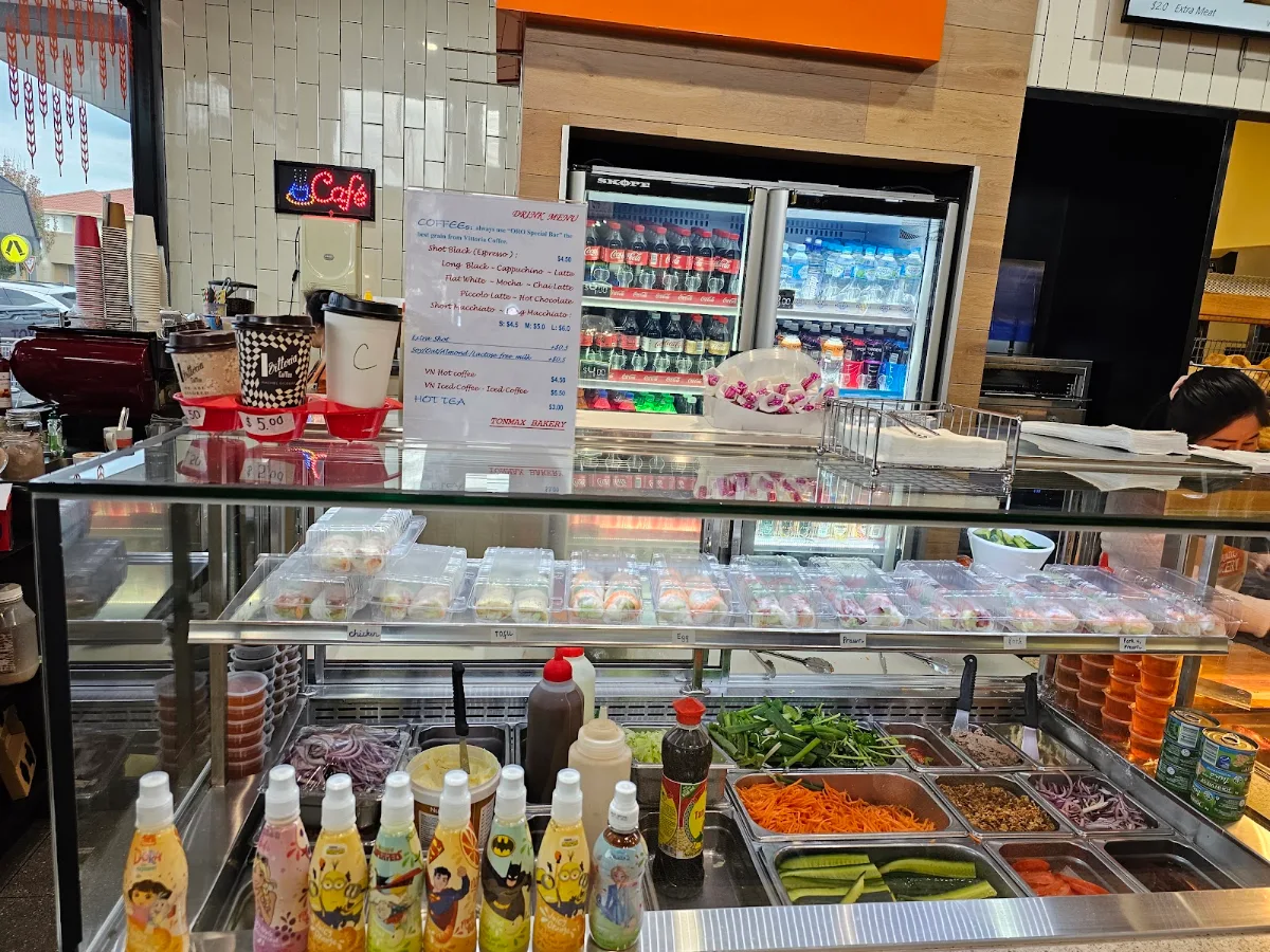 Vibe, Tonmax Bakery