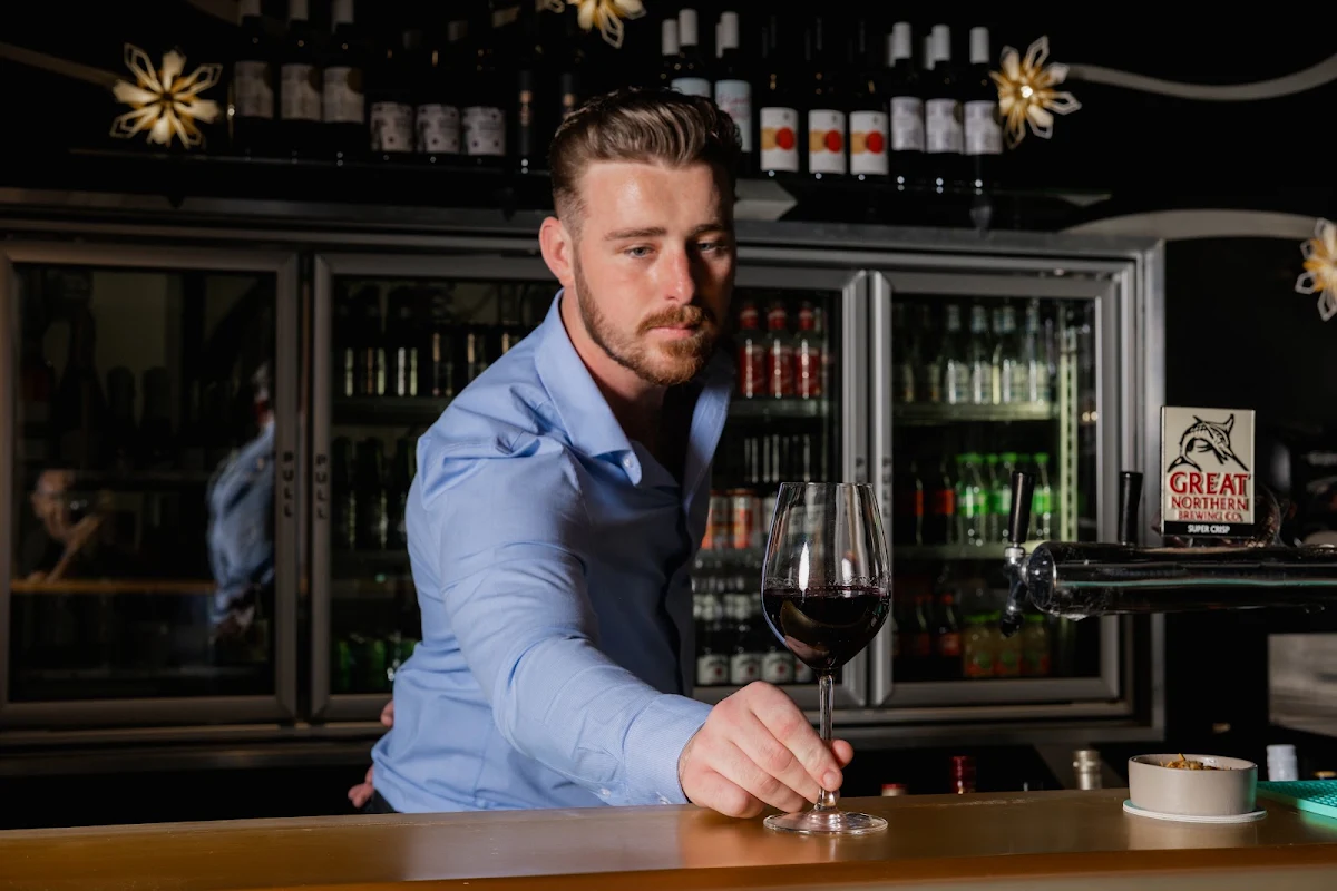 Vibe, Red Bill Kitchen & Bar