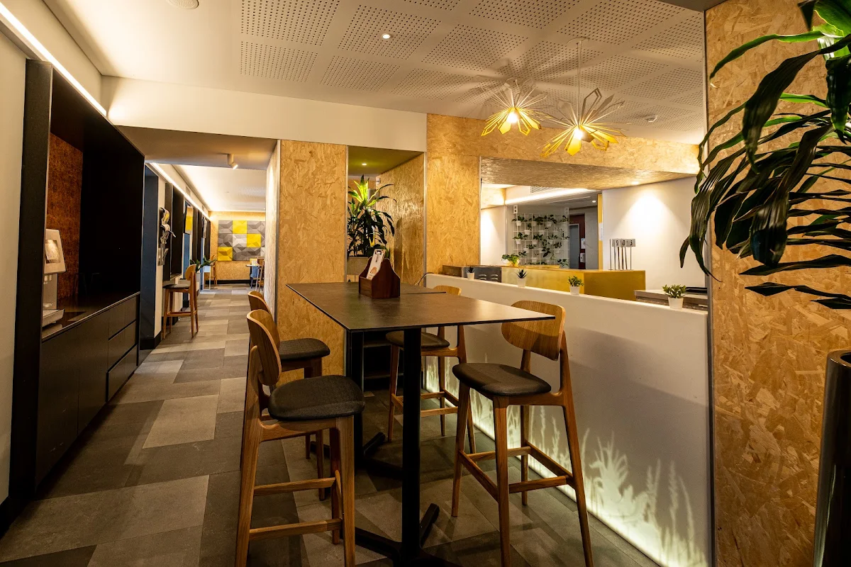 Vibe, Red Bill Kitchen & Bar
