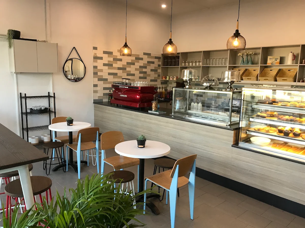 Vibe, Hoffman's Road Milk Bar Cafe