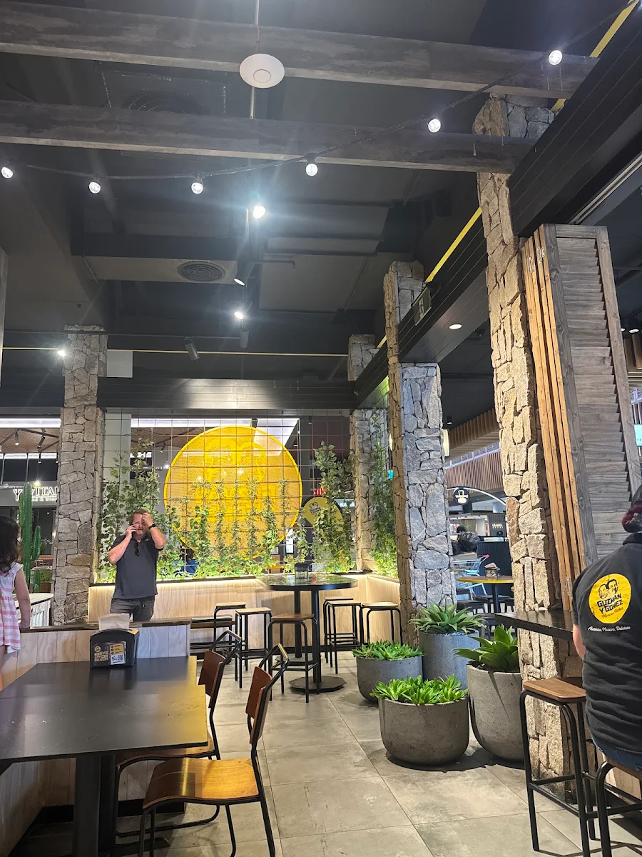 Vibe, Guzman y Gomez - Kirrawee