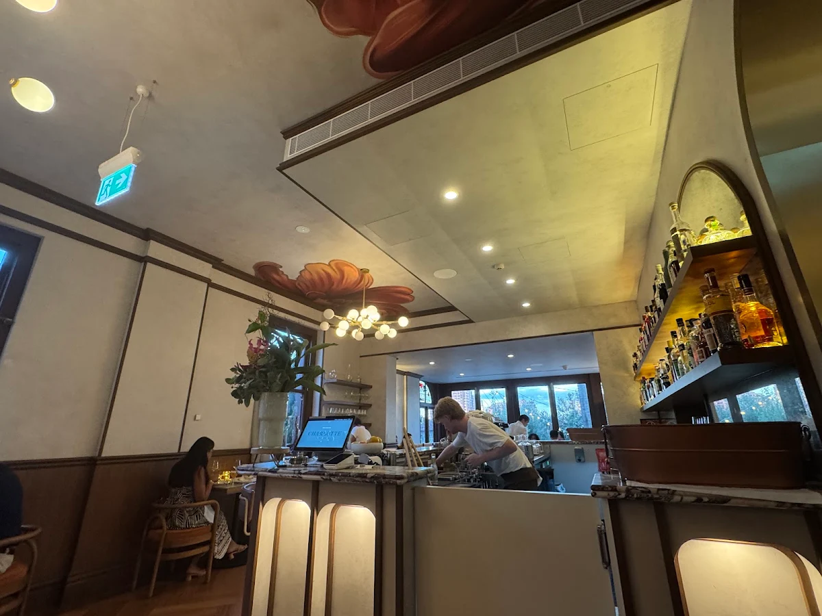 Vibe, Charlotte Bar & Bistro