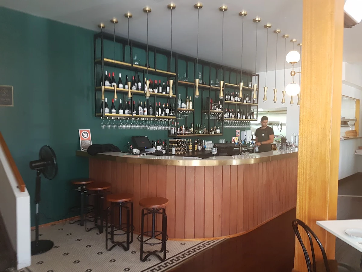 Vibe, Motel Mezza Restaurant & Bar