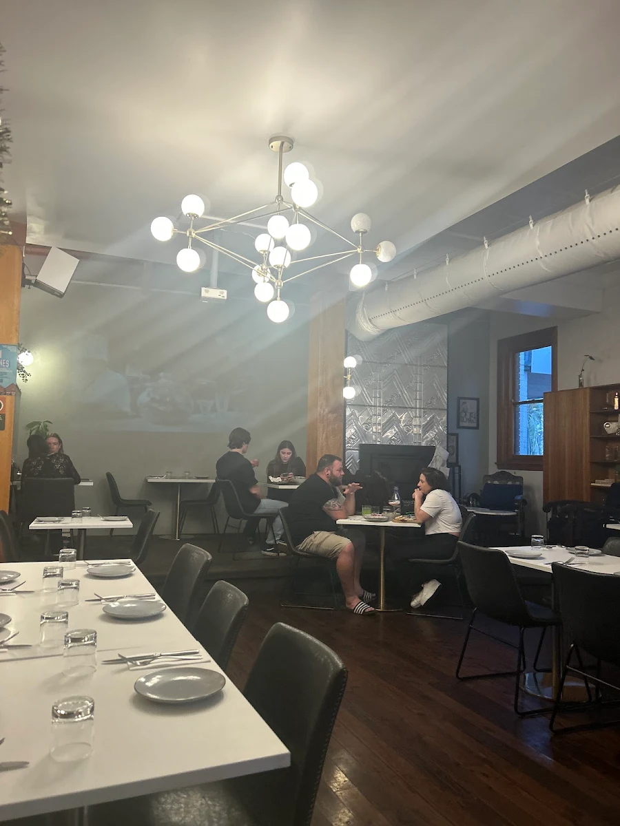 Vibe, Motel Mezza Restaurant & Bar