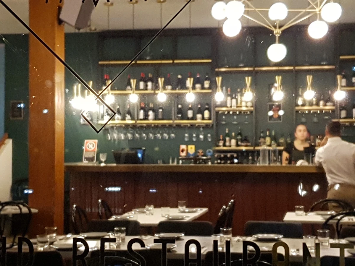 Vibe, Motel Mezza Restaurant & Bar