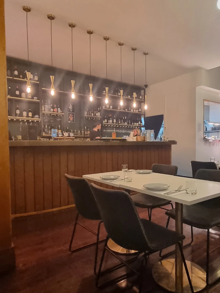Vibe, Motel Mezza Restaurant & Bar