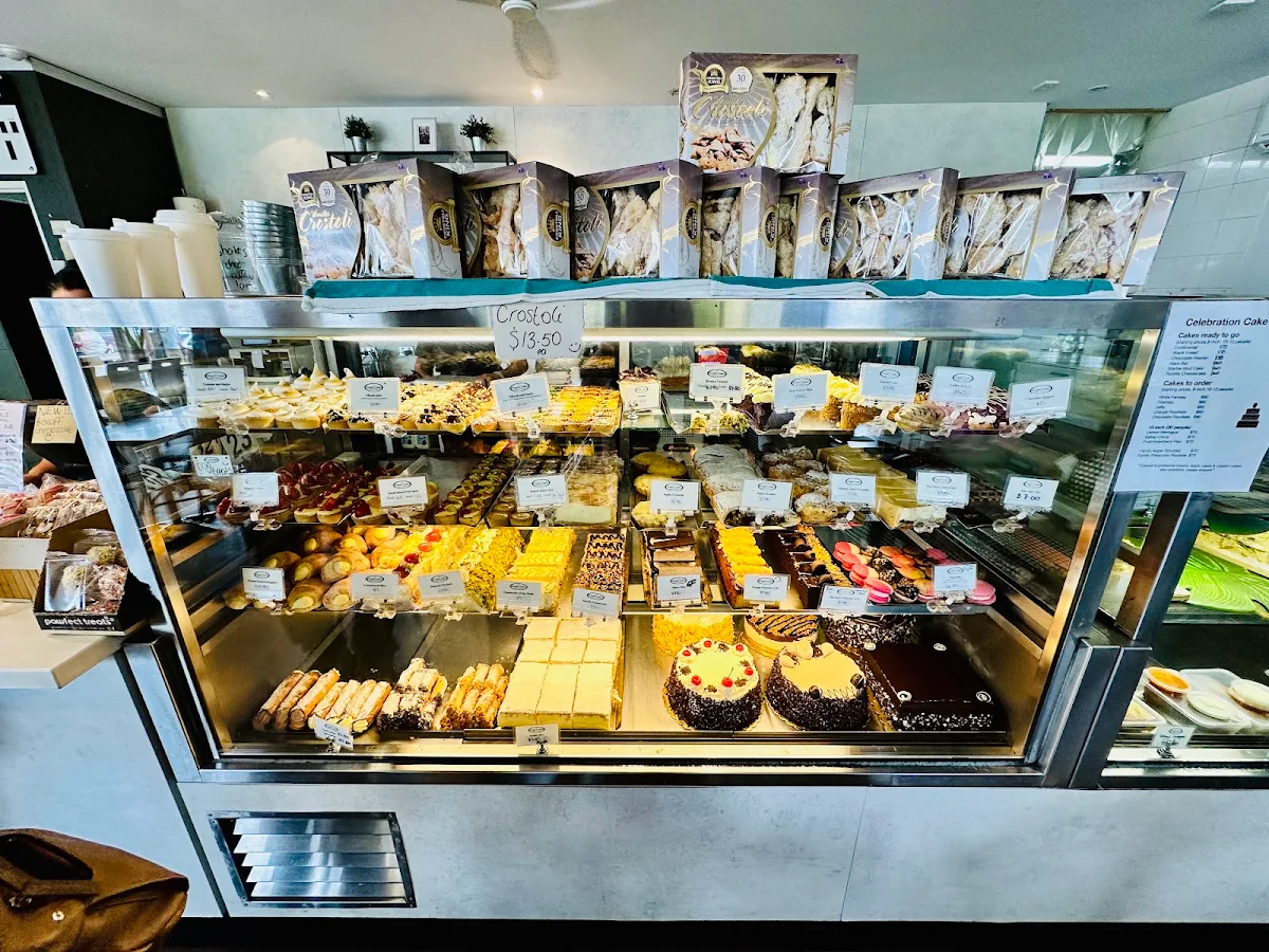 Vibe, Frank's Cakes