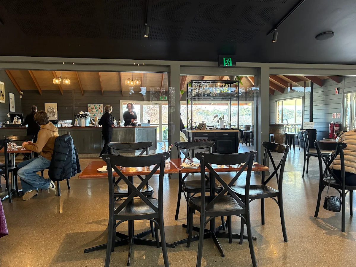 Vibe, Morrisons Winery and Restaurant