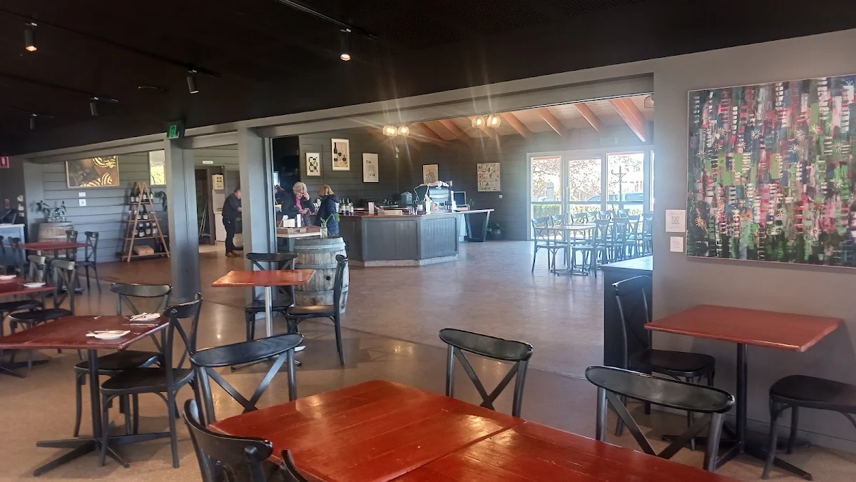 Vibe, Morrisons Winery and Restaurant