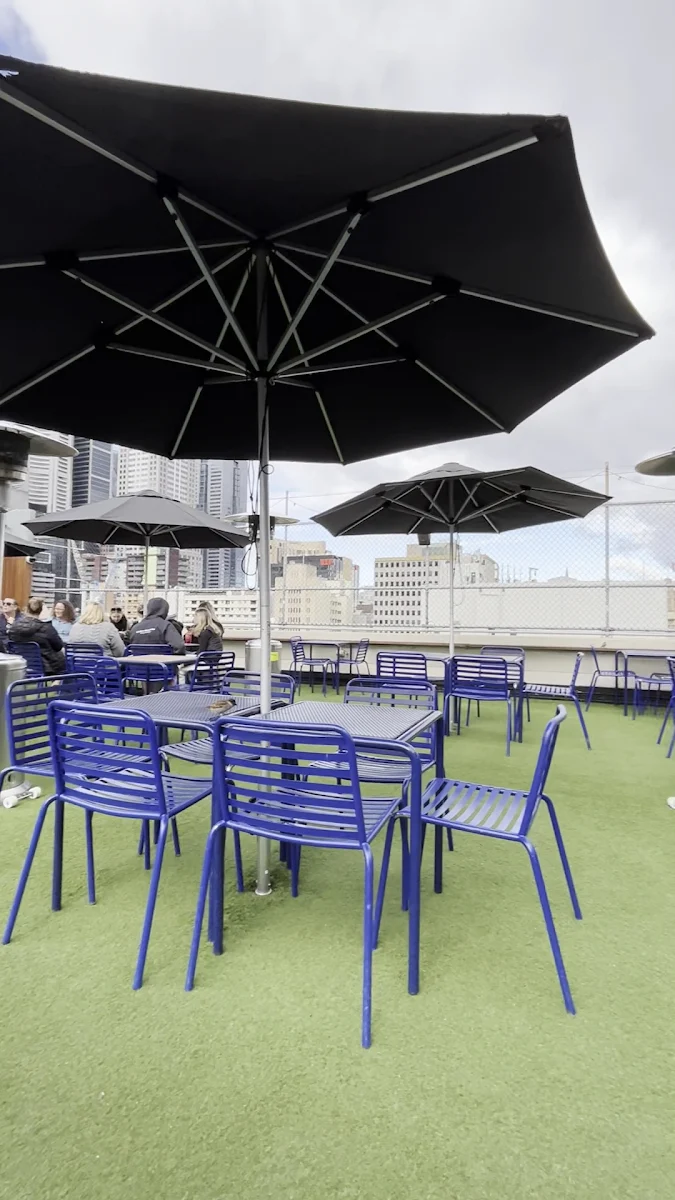 Vibe, Rooftop Bar