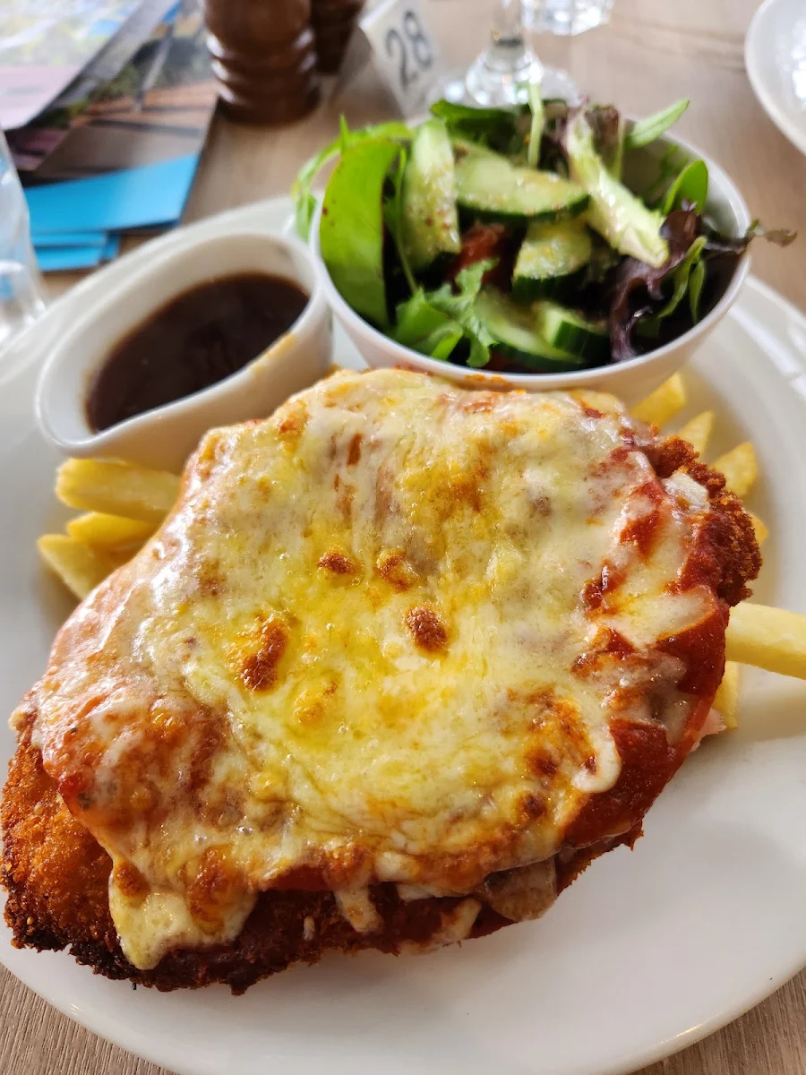 Food & drink, The Dava Hotel