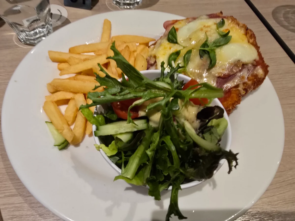 Food & drink, The Dava Hotel