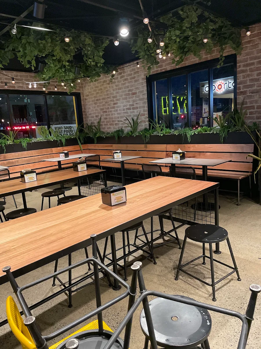 Vibe, Guzman y Gomez - Bligh park