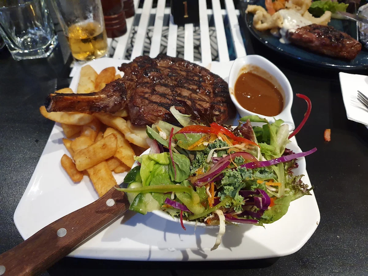 Food & drink, Alexandra Hills Hotel