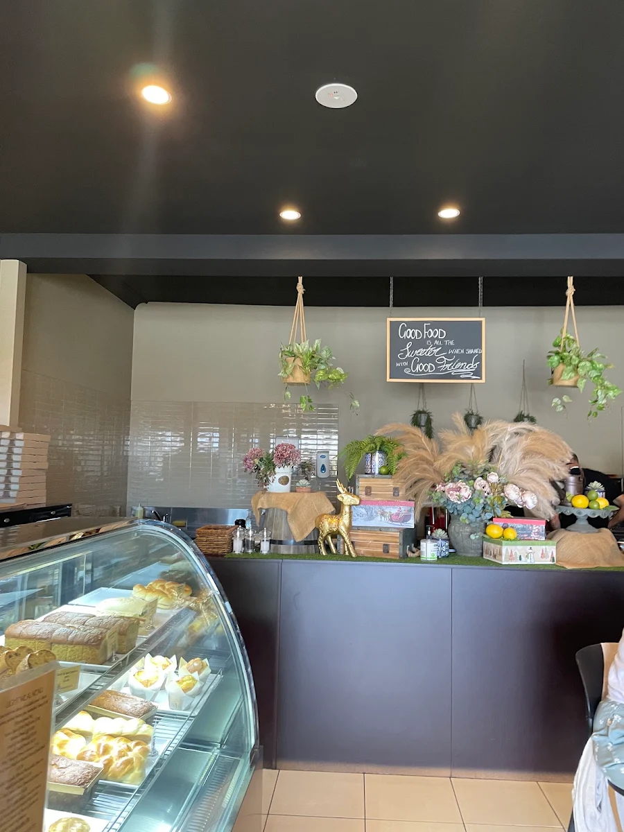 Vibe, Lisbon Love Patisserie Panania