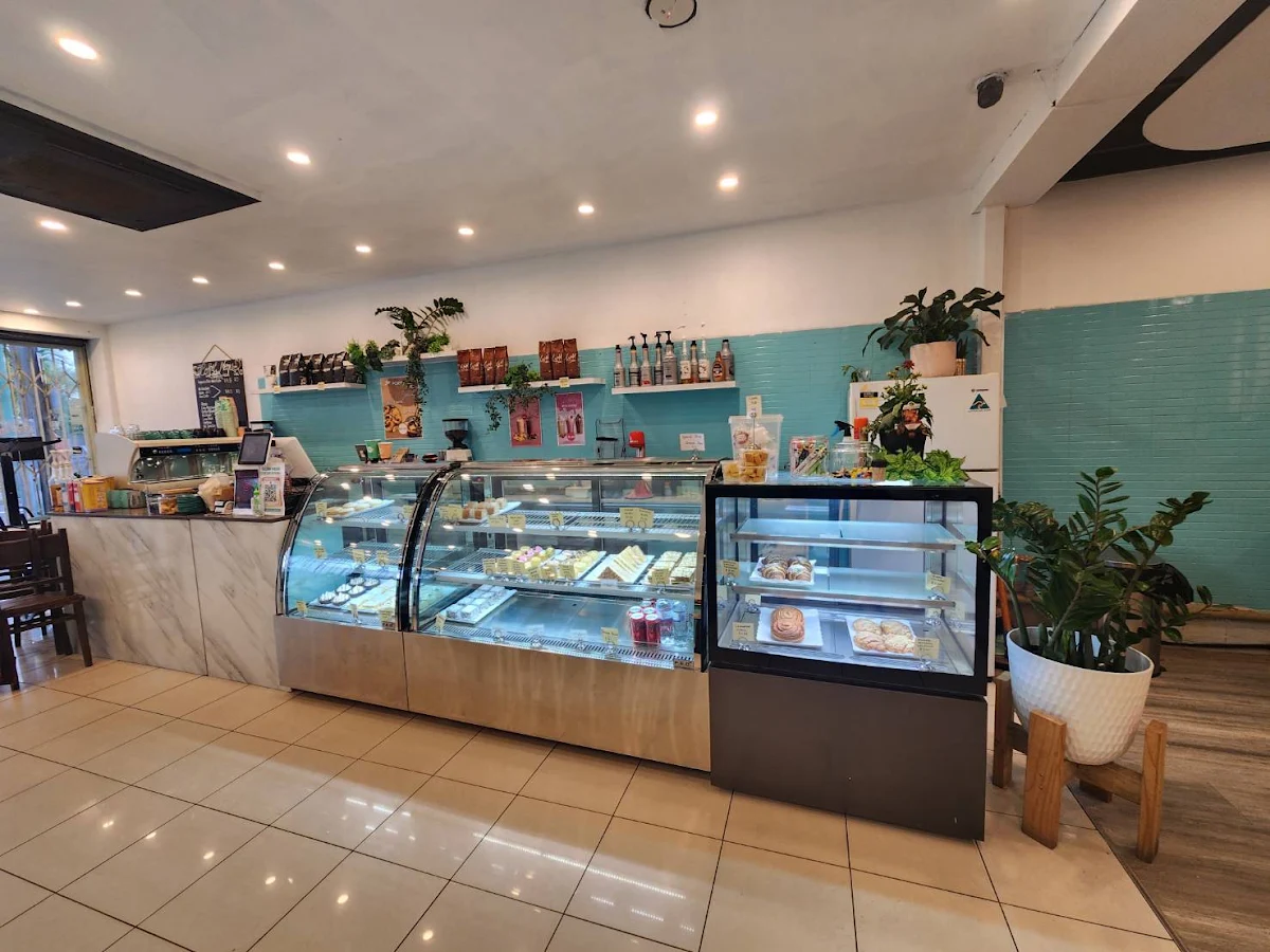 Vibe, Lisbon Love Patisserie Panania