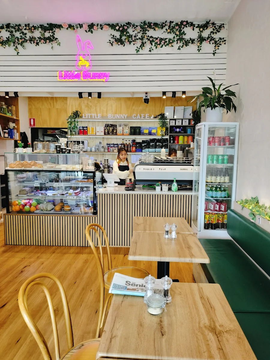 Vibe, Little Bunny Cafe