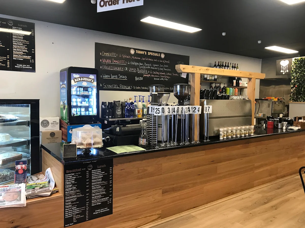 Vibe, Kaffeine bar