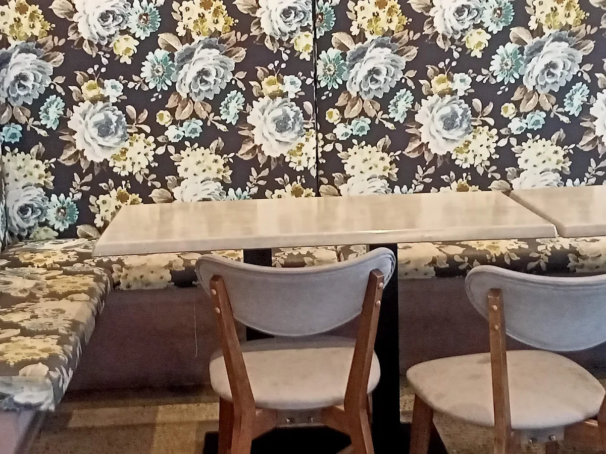 Vibe, Soph Slice Gourmet Pizza Bar