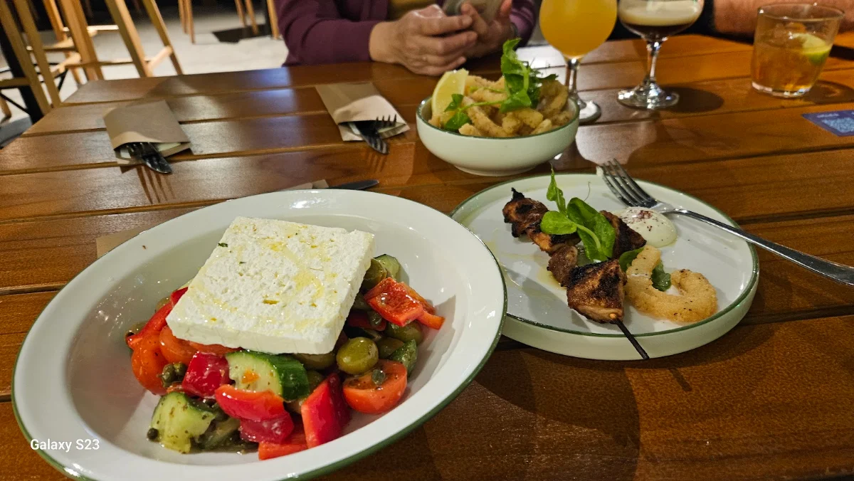 Food & drink, Moon Dog Beach Club