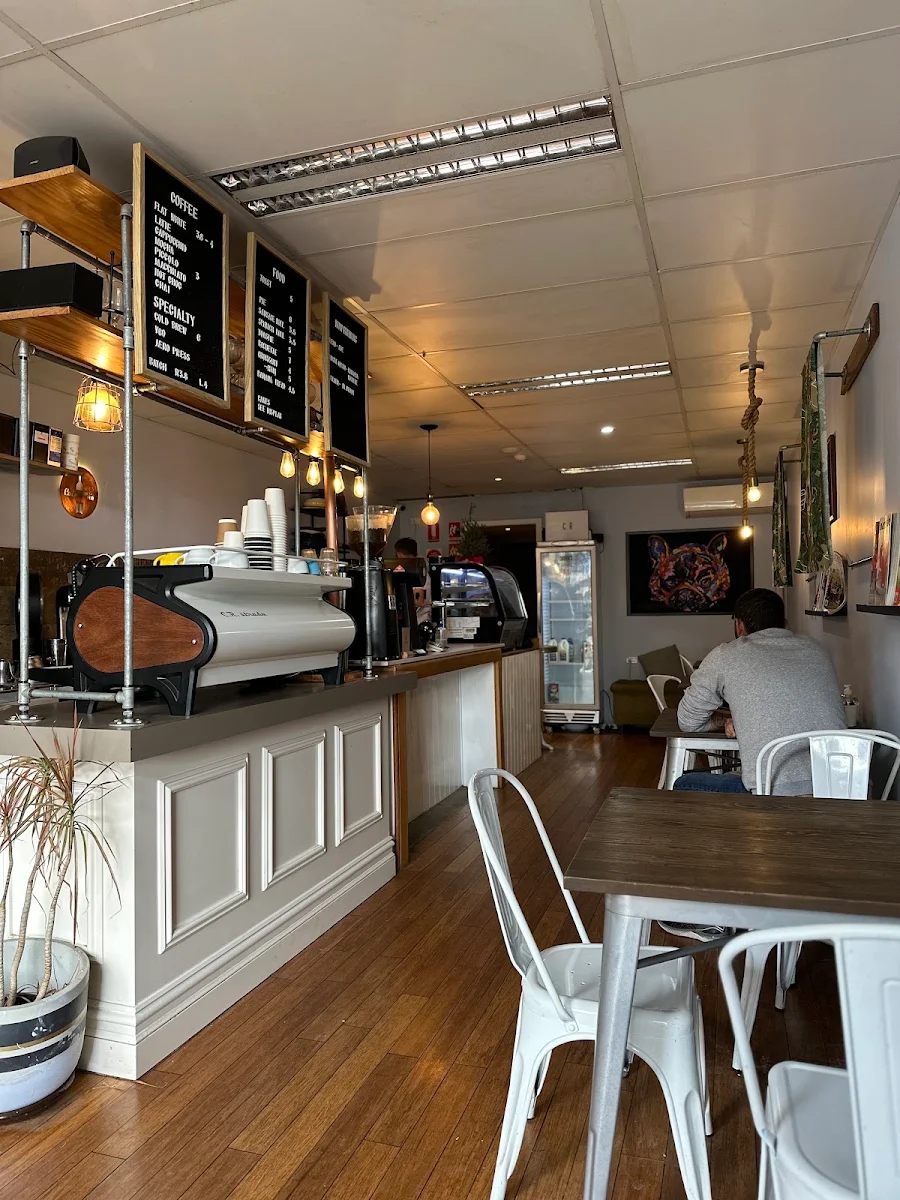 Vibe, Christopher Robin Espresso Mortlake
